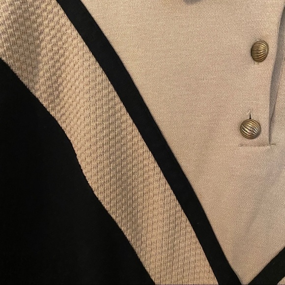 '80s ‘90s Vintage Collared Top Black Tan V Design - Picture 8 of 11